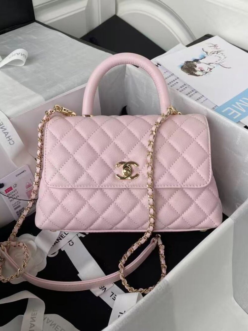 Classic CHANEL   bag: A Stylish and Versatile Choice for Elegance